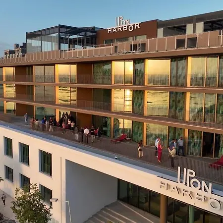 Upon Harbor - Bay 酒店 塞沙尔