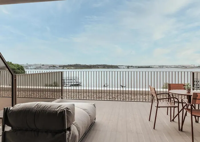 Otel Upon Harbor - Bay 4*